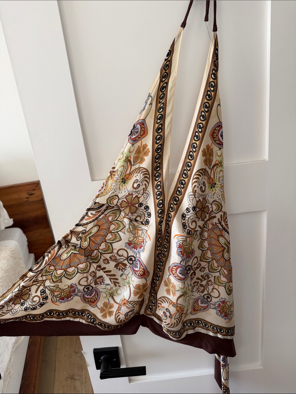Silk-Feel Floral Print halter top - Cream/Brown